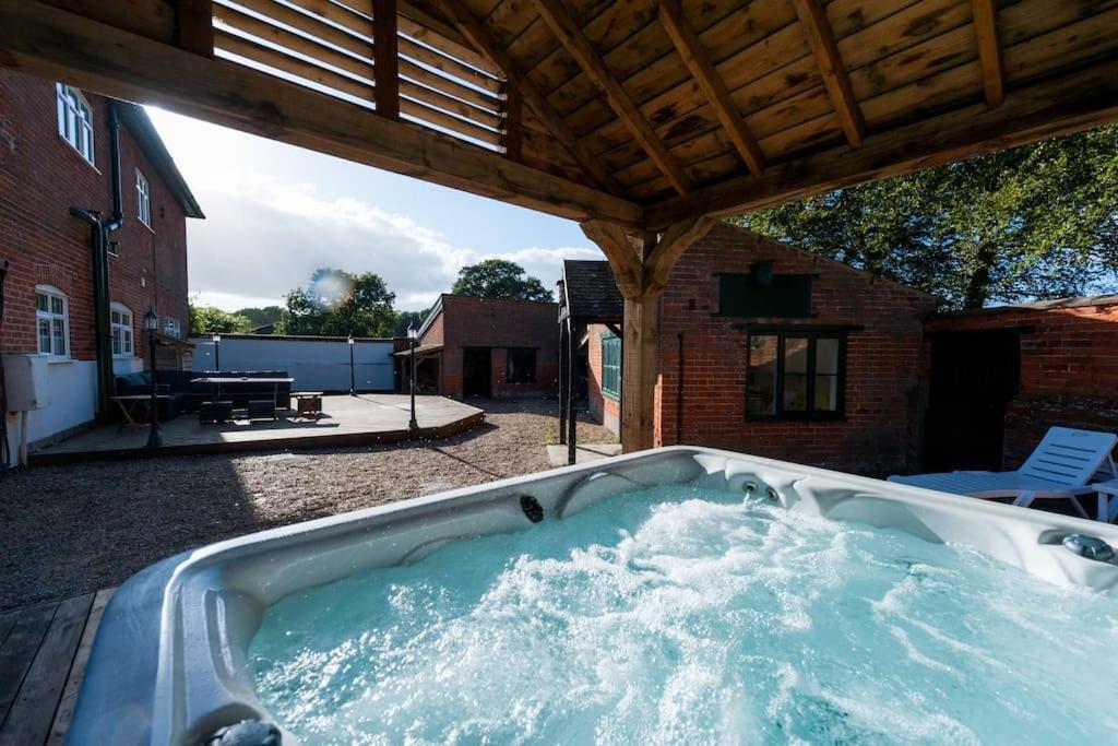 Firs Sleeps 15 Stunning Country House With Hot Tub Sudbourne Экстерьер фото